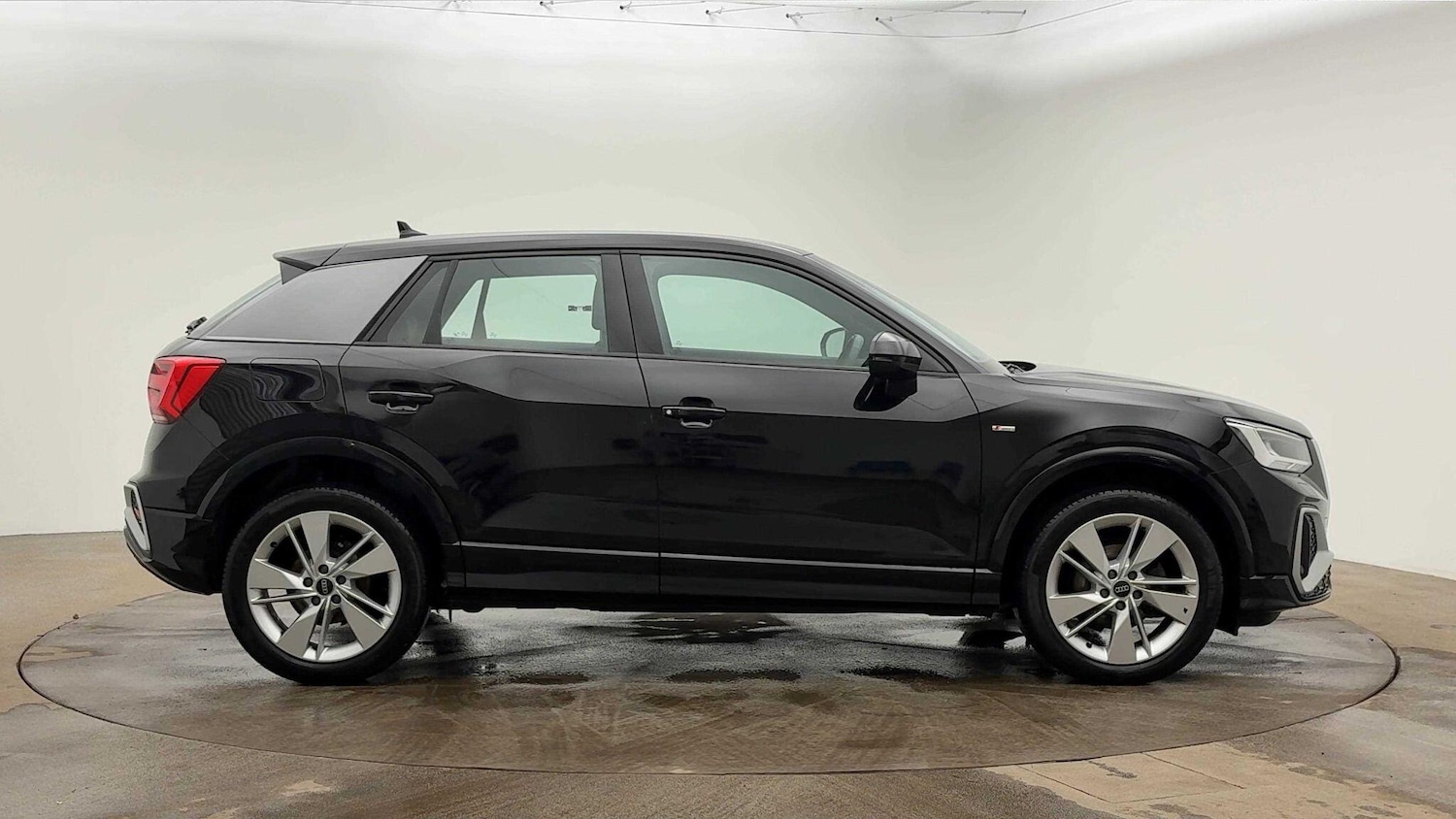 Used Audi Q2 for sale - 77214922: Photo 3