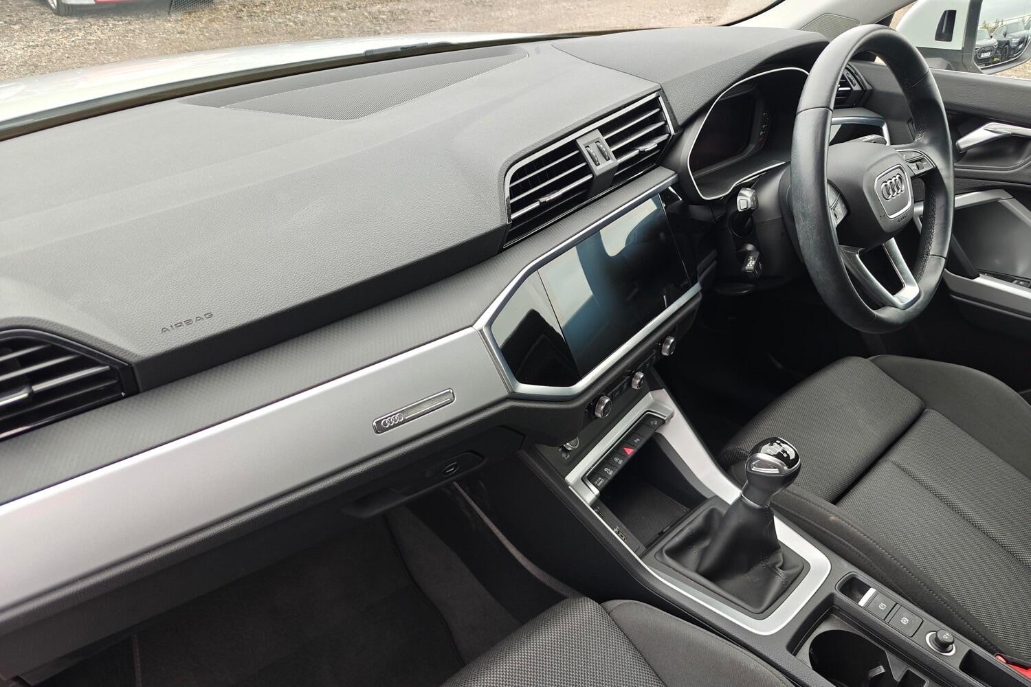 Used Audi Q3 2020 for sale - 76270500: Photo 2