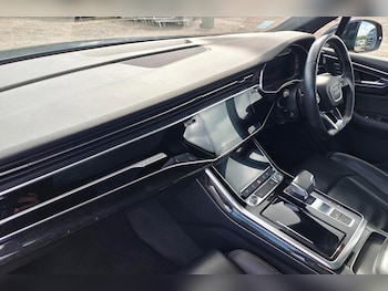 Used Audi Q7 2020 for sale - 76121972: Photo 2