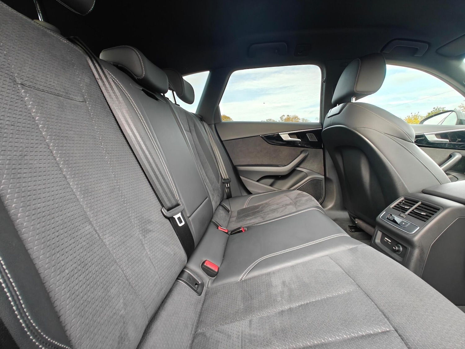 Used Audi A4 Avant 2024 for sale - 76189461: Photo 10