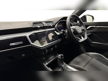 Used Audi Q3 2023 for sale - 78516518: Photo