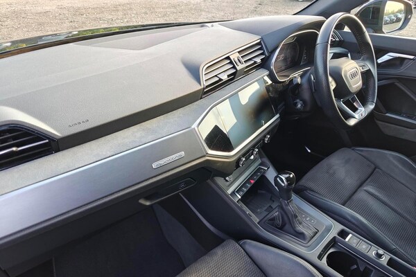 Used Audi Q3 2020 for sale - 76189351: Photo 2
