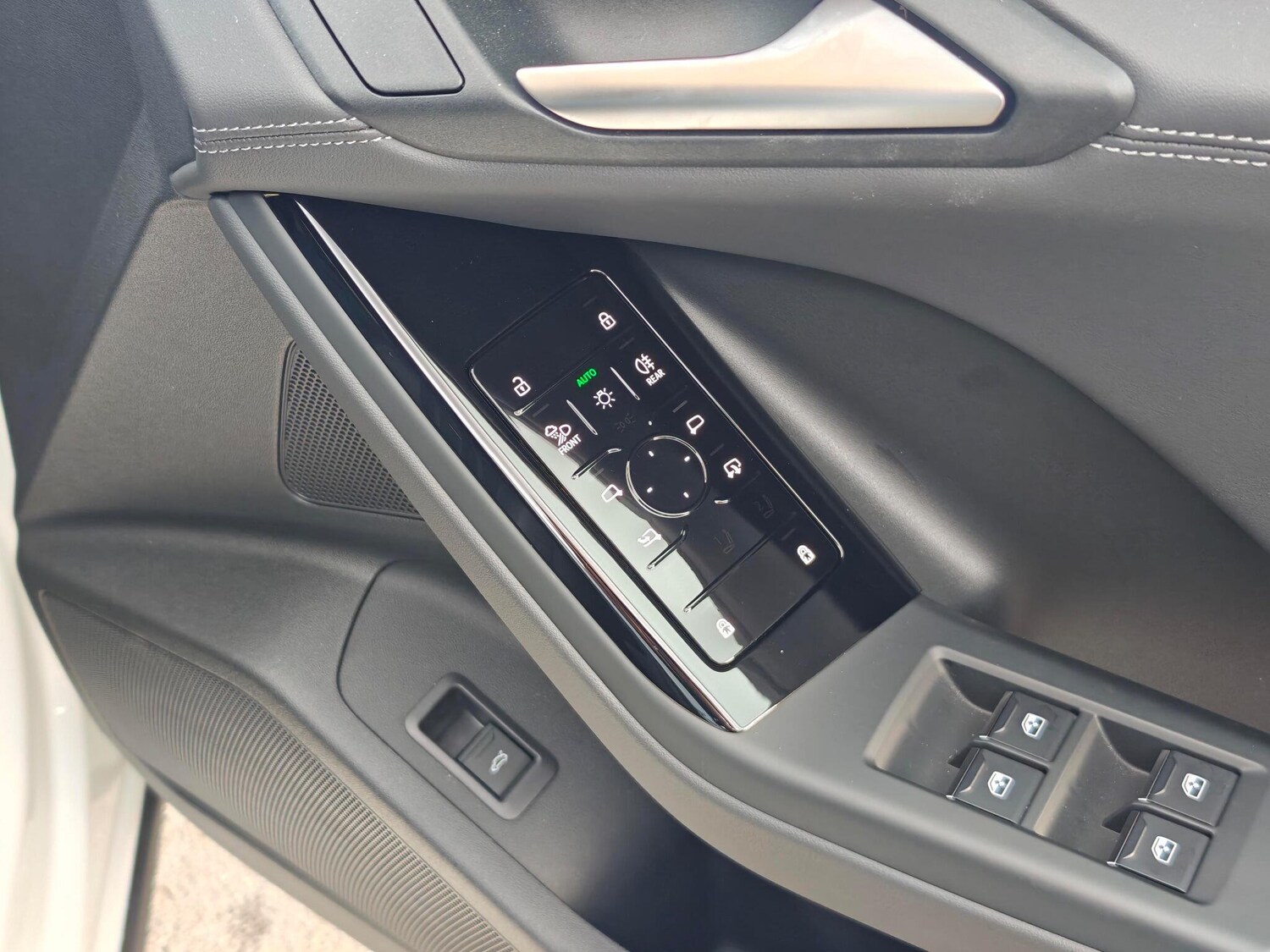 Used Audi Q6 e-tron 2025 for sale - 75838663: Photo 16