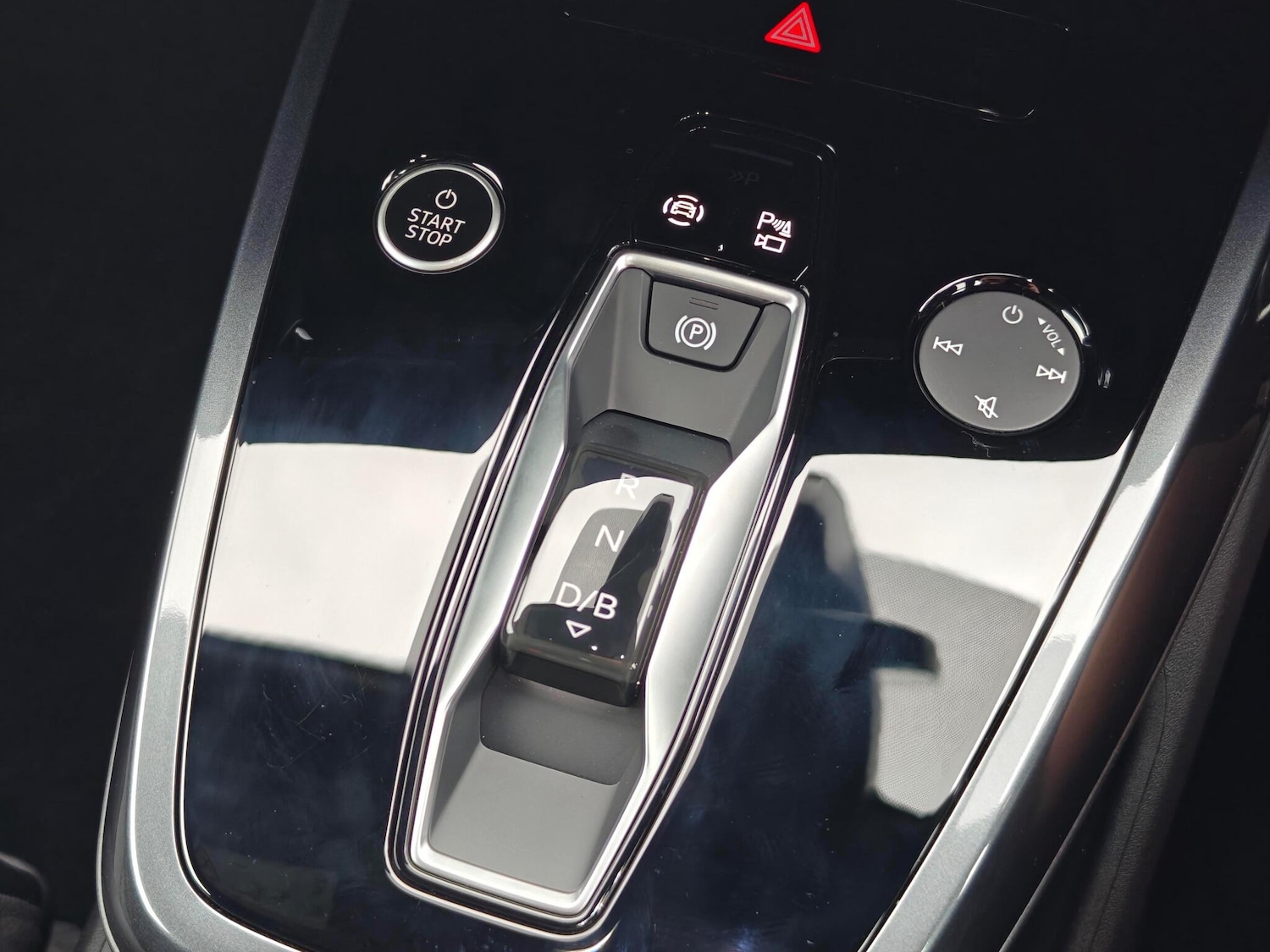 Used Audi Q4 e-tron 2025 for sale - 77658587: Photo 16