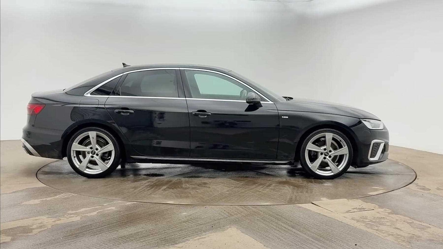 Used Audi A4 2022 for sale - 77611571: Photo 2