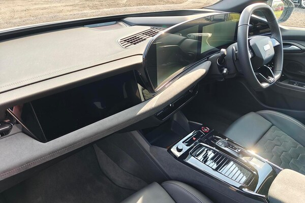 Used Audi A6 e-tron Avant 2025 for sale - 76084775: Photo 2
