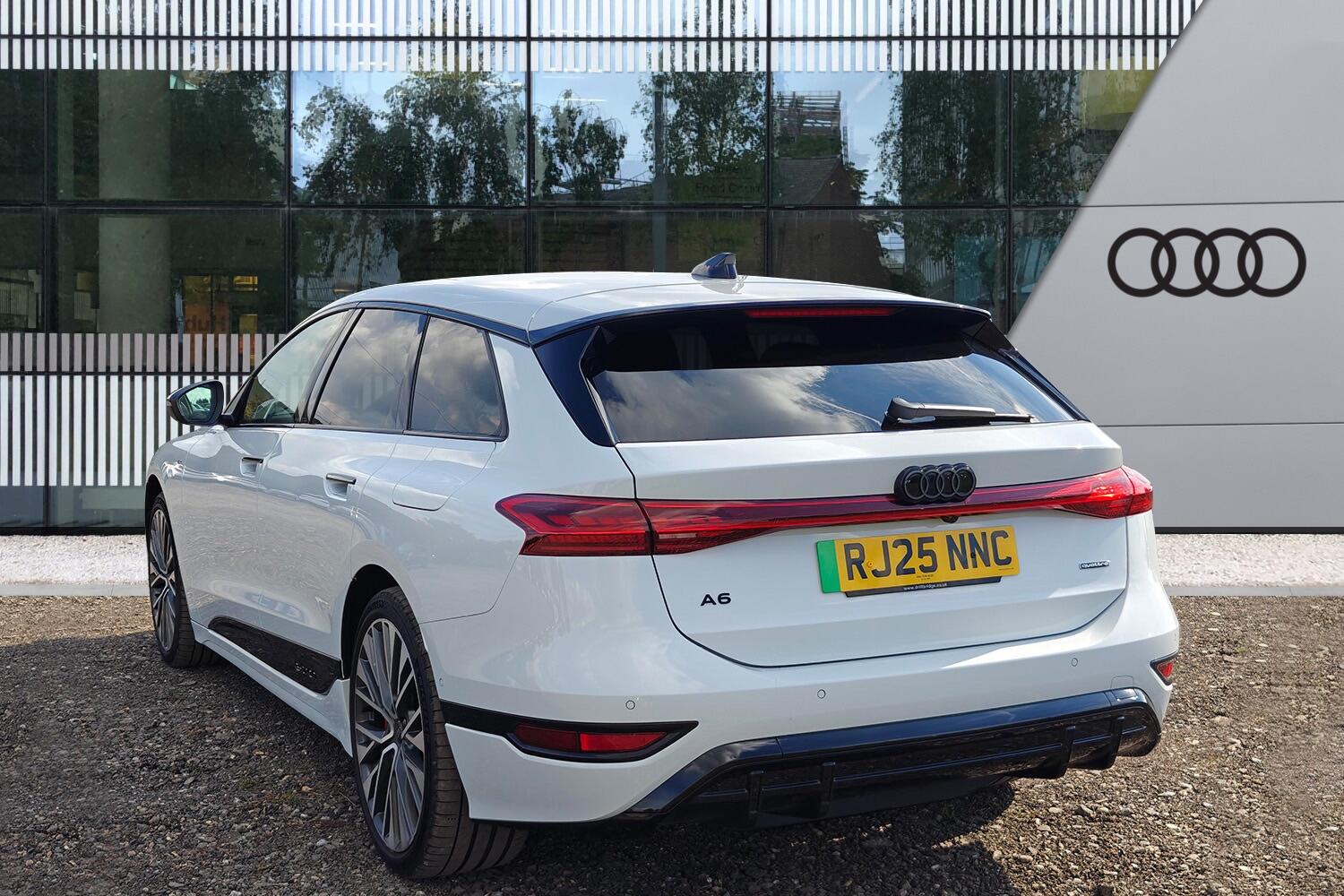 Used Audi A6 e-tron Avant 2025 for sale - 76084775: Photo 3