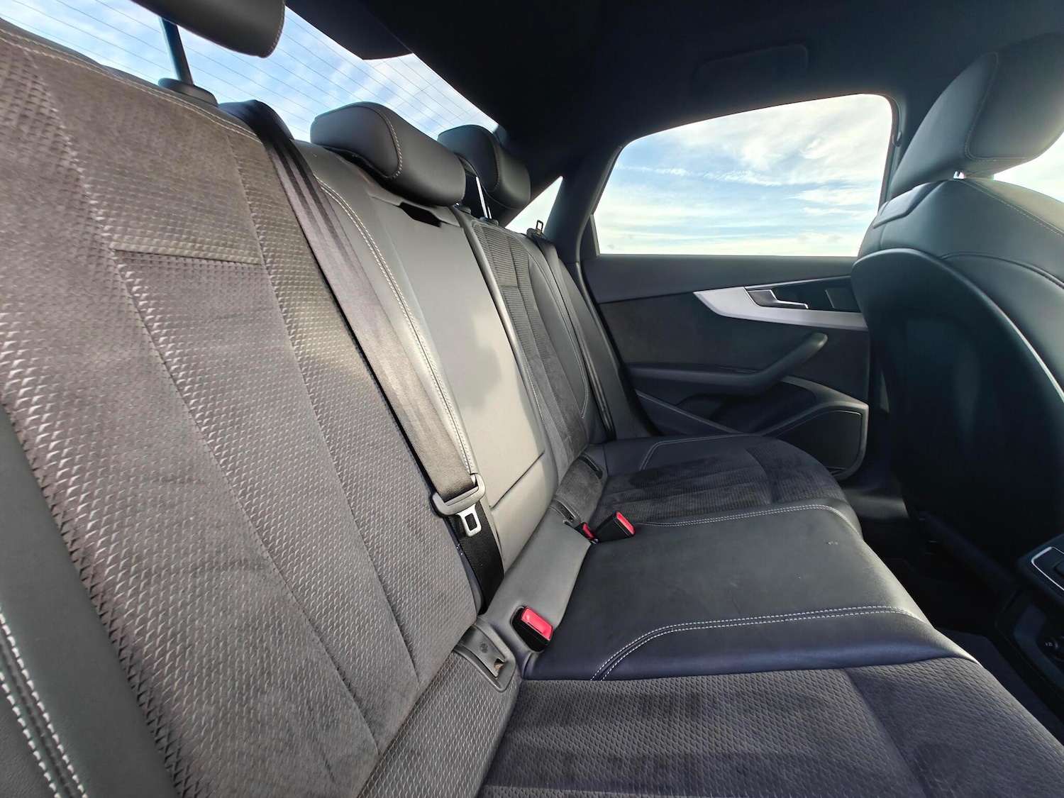 Used Audi A4 2020 for sale - 76613020: Photo 9