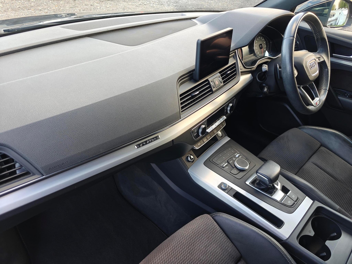 Used Audi Q5 2017 for sale - 76786677: Photo 2