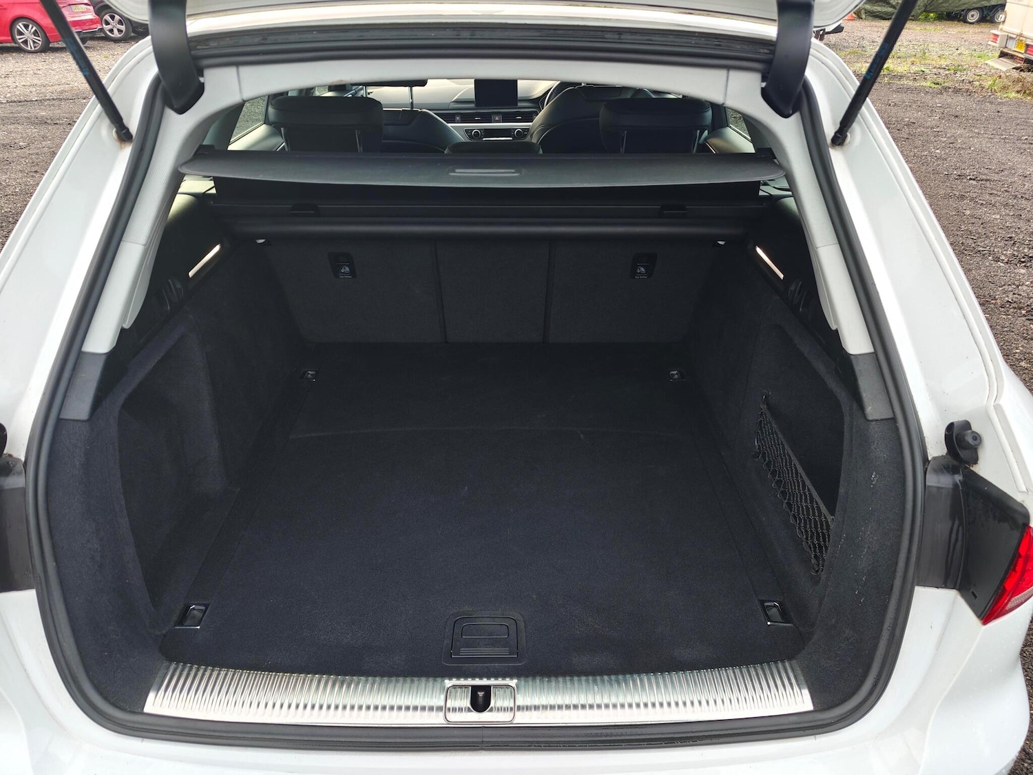 Used Audi A4 Avant 2019 for sale - 76389376: Photo 7