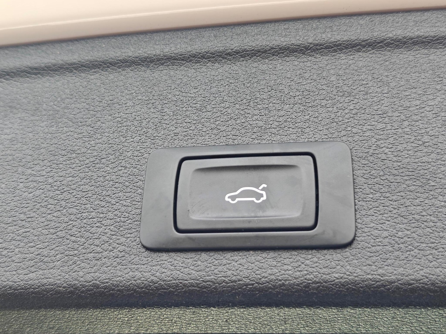 Used Audi A4 Avant 2019 for sale - 76389376: Photo 8