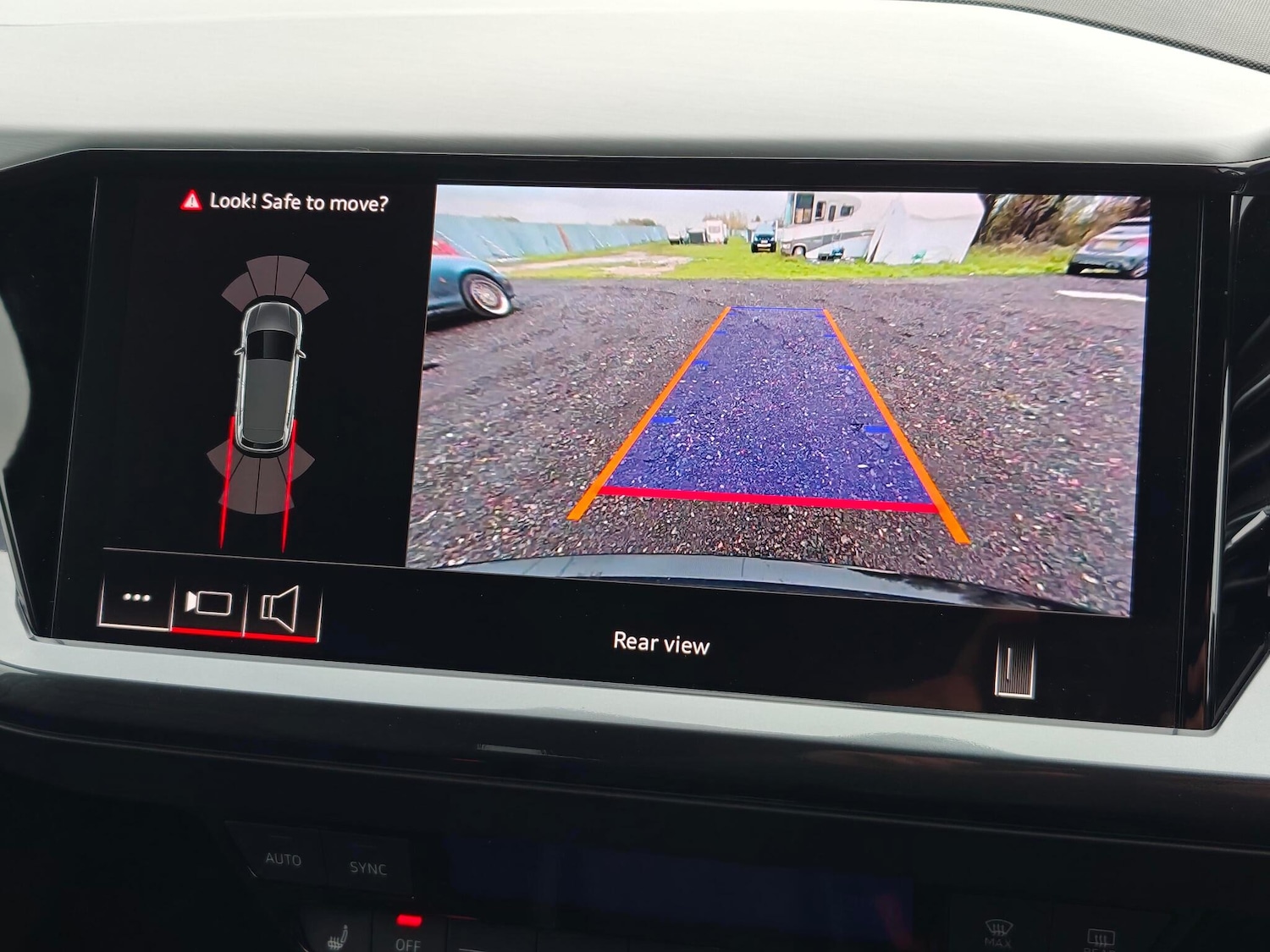 Used Audi Q4 e-tron 2025 for sale - 77682844: Photo 13