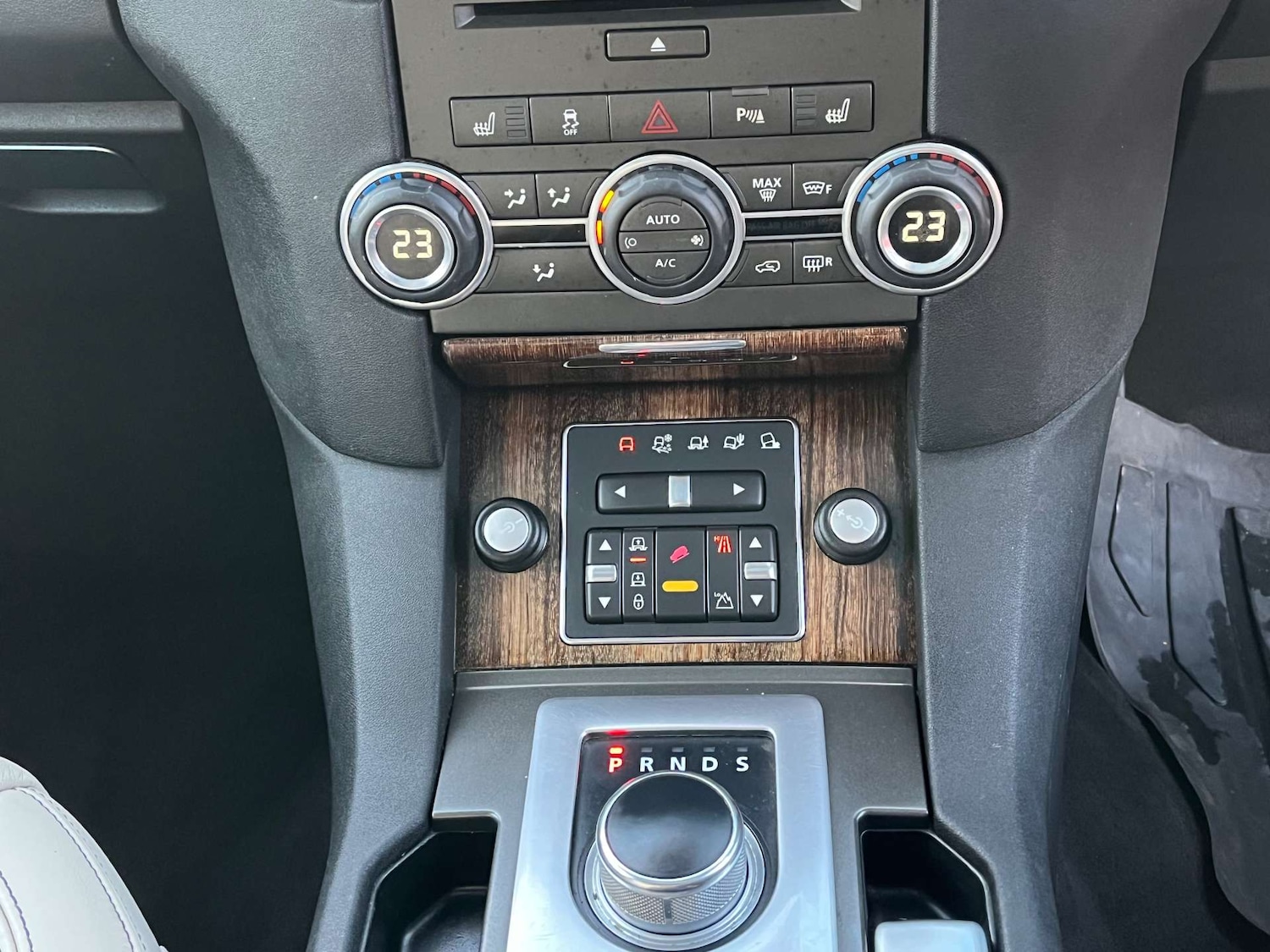 Used Land Rover Discovery 4 2013 for sale - 77001177: Photo 40