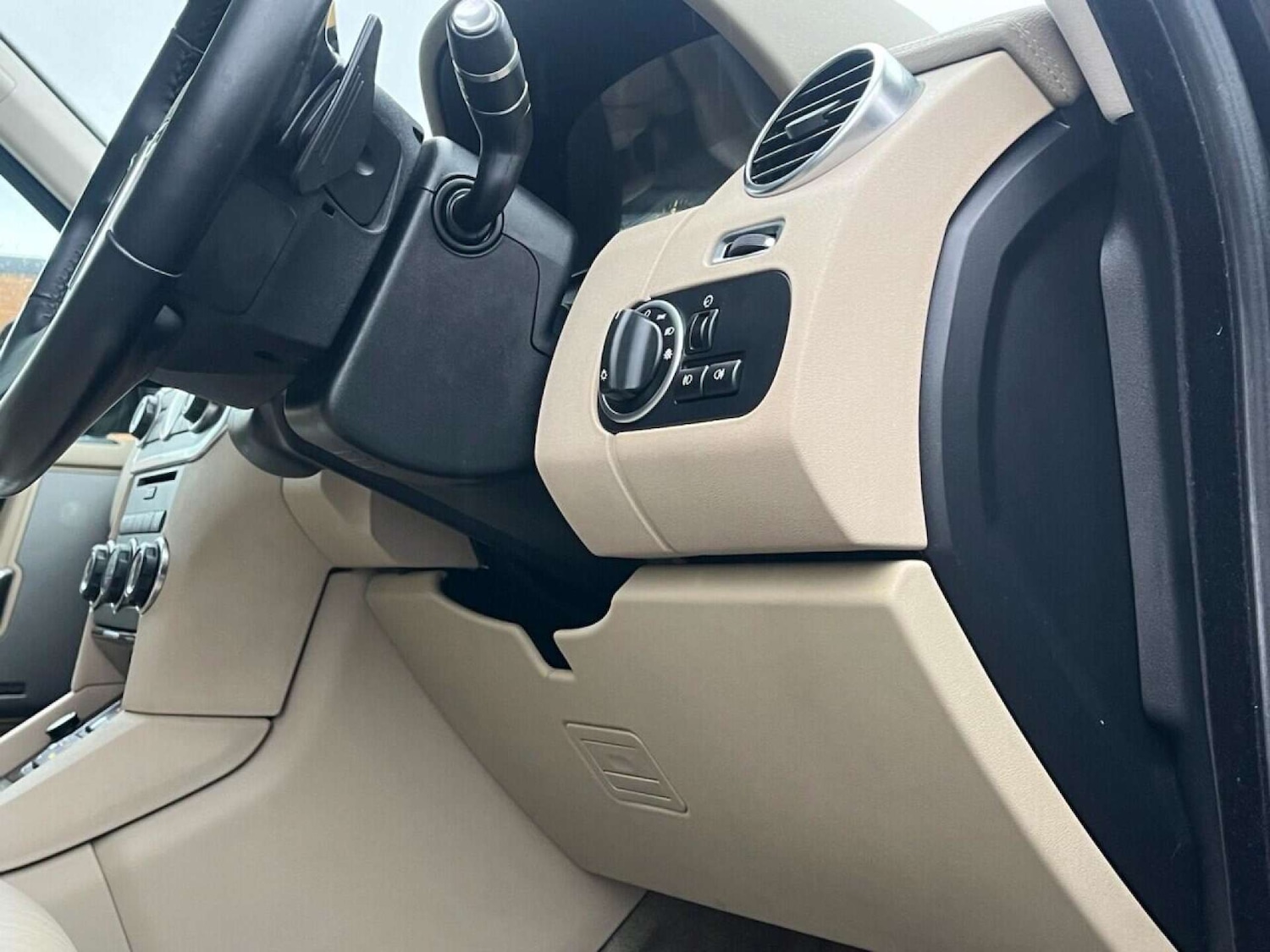 Used Land Rover Discovery 2011 for sale - 77001191: Photo 19