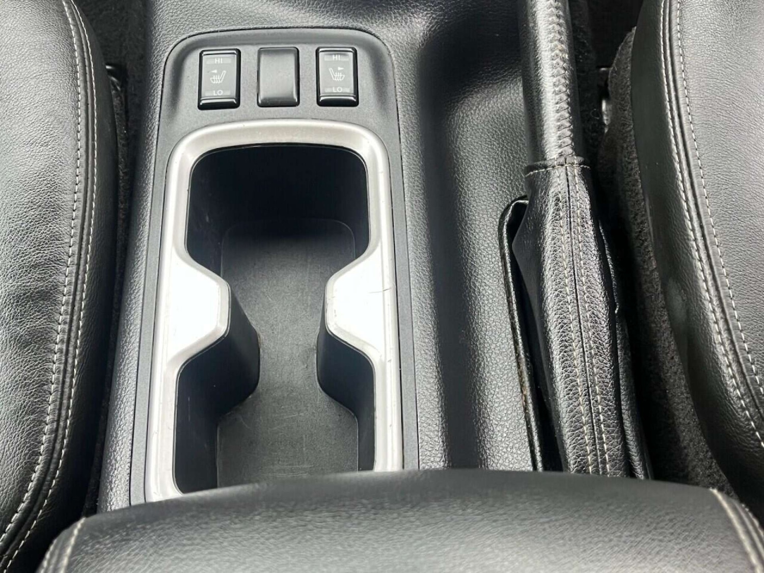 Used Nissan Navara 2018 for sale - 77001198: Photo 40