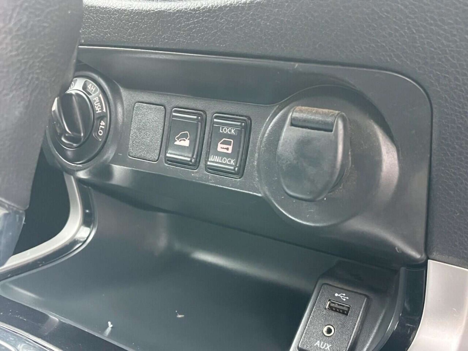 Used Nissan Navara 2018 for sale - 77001198: Photo 43