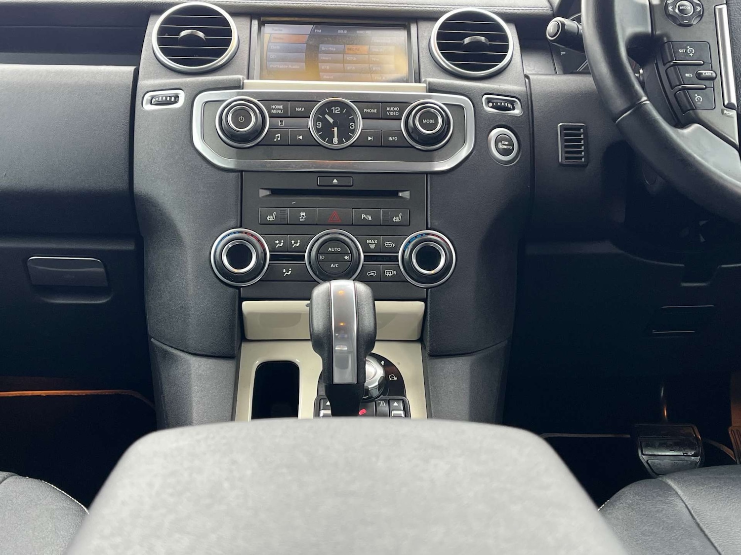 Used Land Rover Discovery 2011 for sale - 77664909: Photo 28