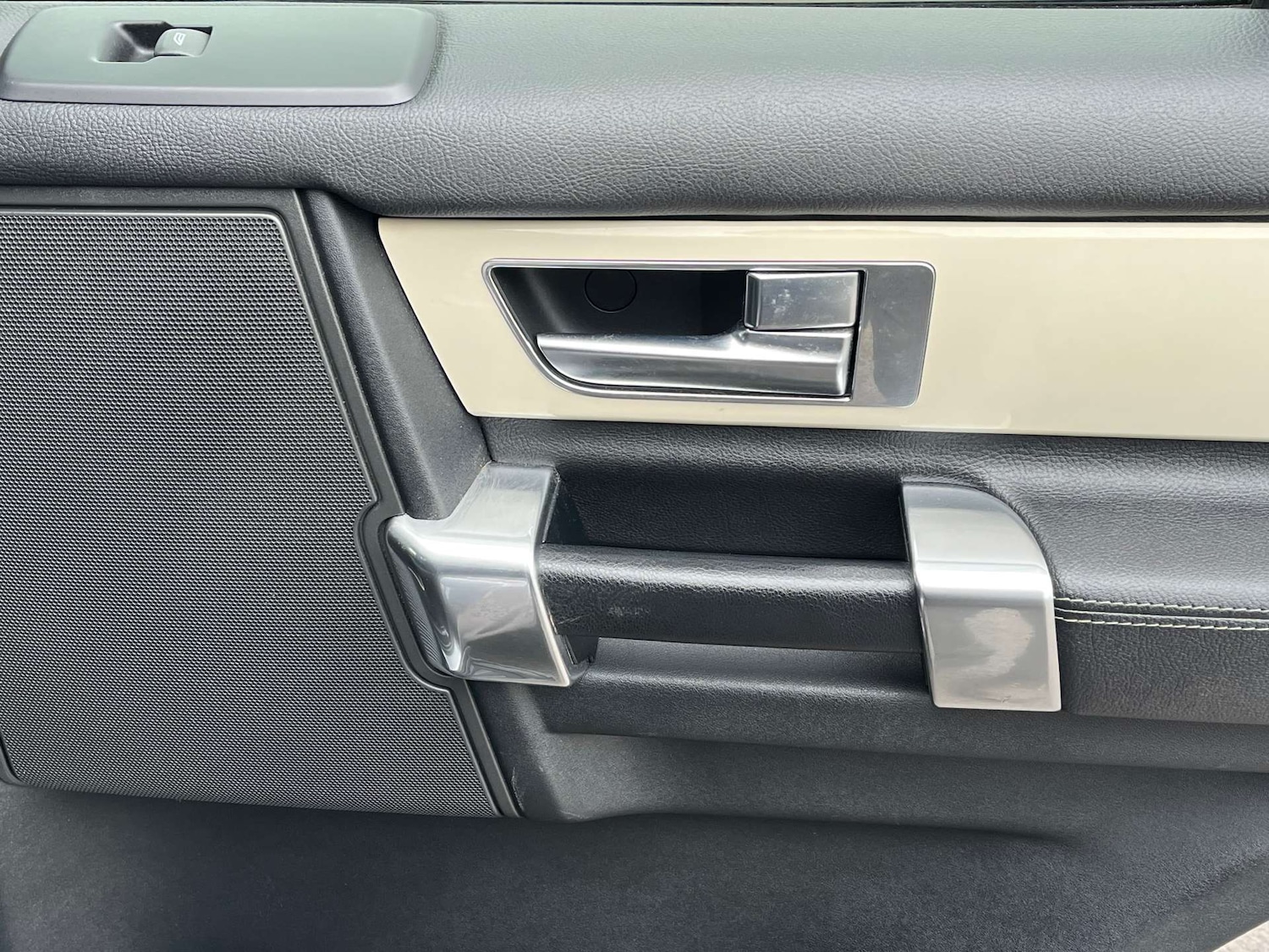 Used Land Rover Discovery 2011 for sale - 77664909: Photo 32