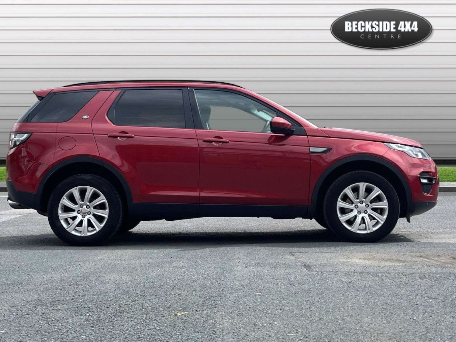 Used Land Rover Discovery Sport 2015 for sale - 77001213: Photo 2