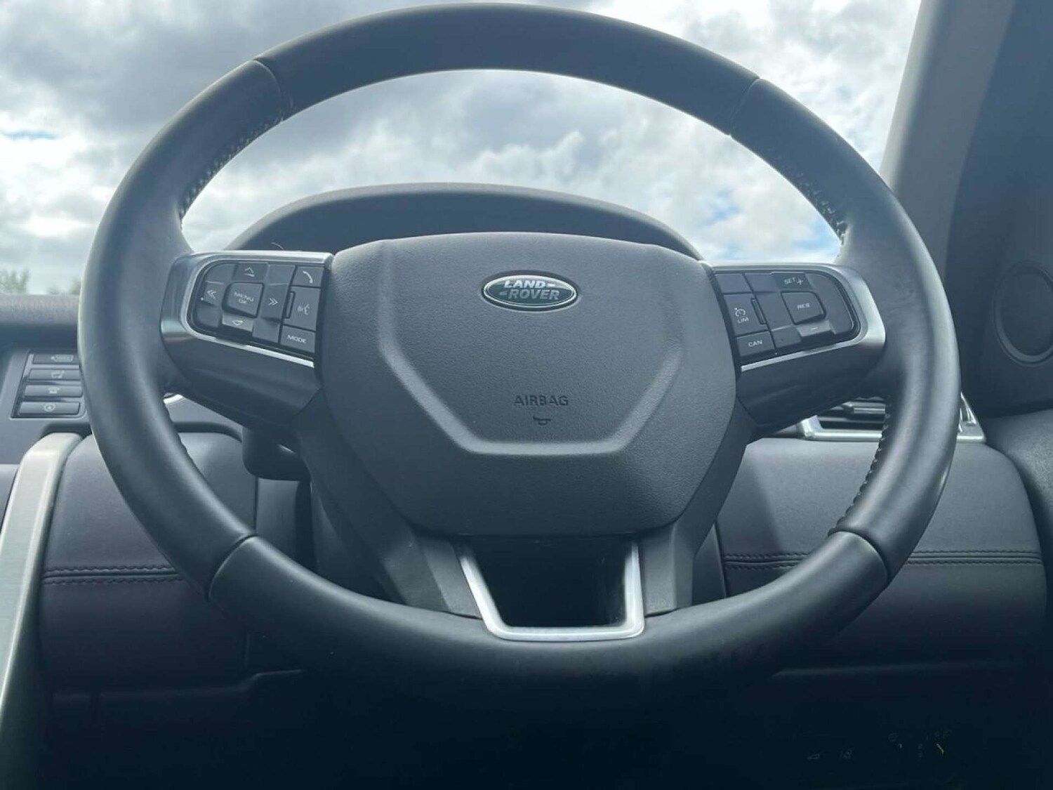 Used Land Rover Discovery Sport 2015 for sale - 77001213: Photo 26