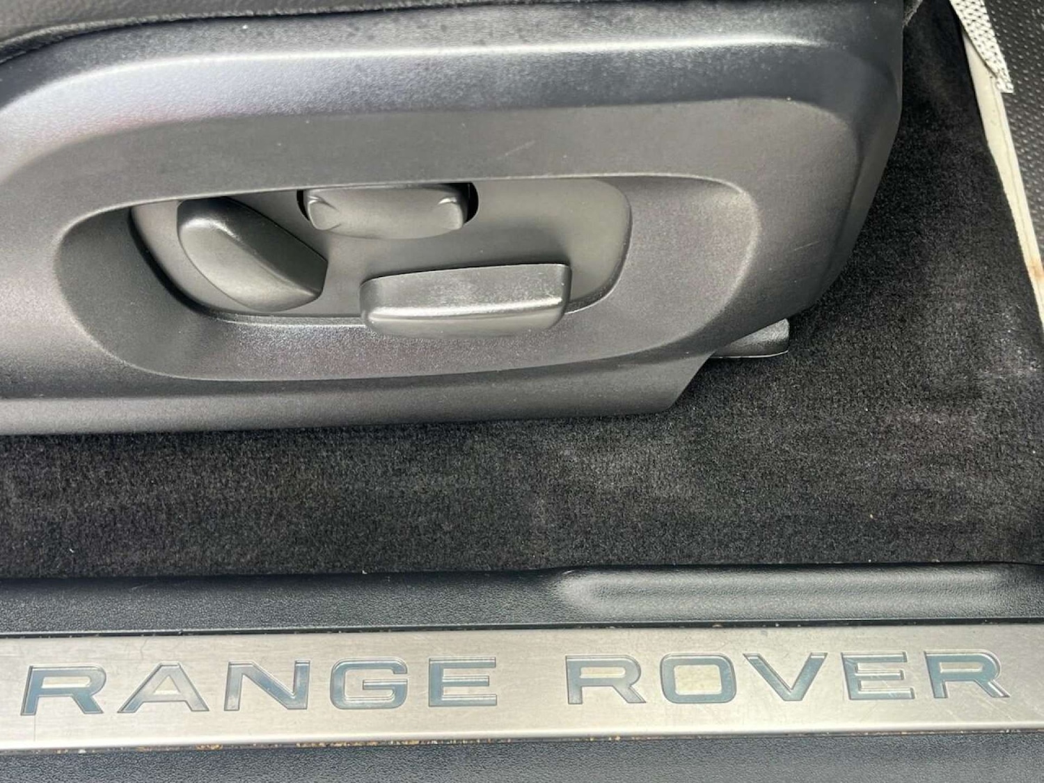 Used Land Rover Range Rover Evoque 2012 for sale - 77001236: Photo 32
