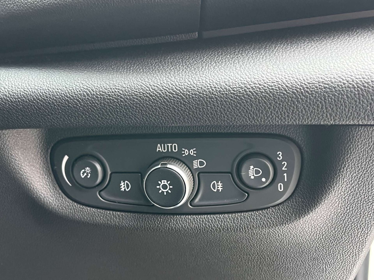 Used Vauxhall Insignia 2018 for sale - 77545021: Photo 30