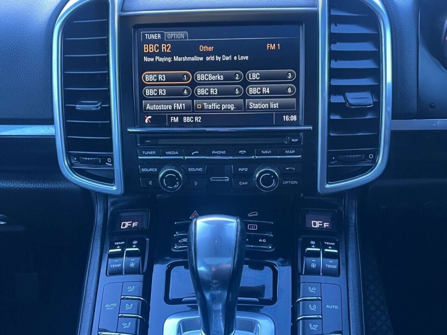 Used Porsche Cayenne 2015 for sale - 77001248: Photo 19