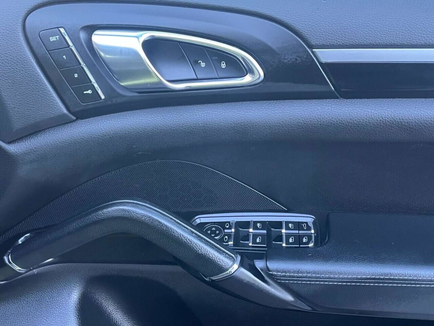 Used Porsche Cayenne 2015 for sale - 77001248: Photo 30