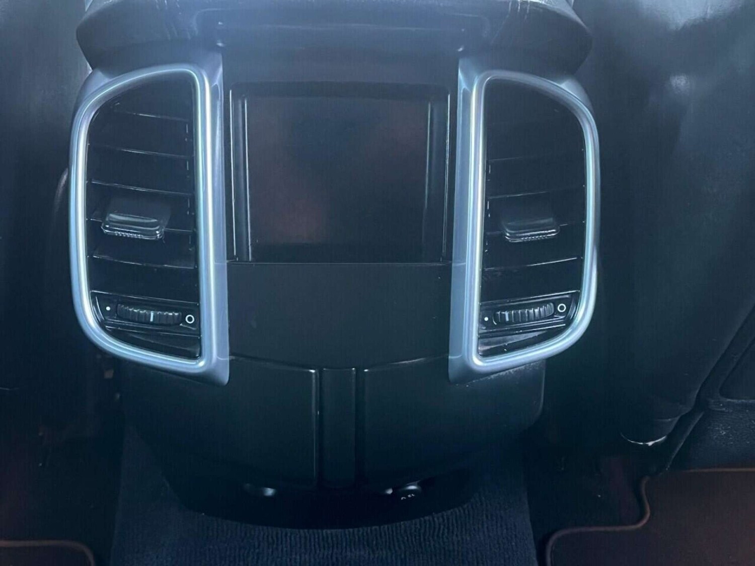 Used Porsche Cayenne 2015 for sale - 77001248: Photo 34