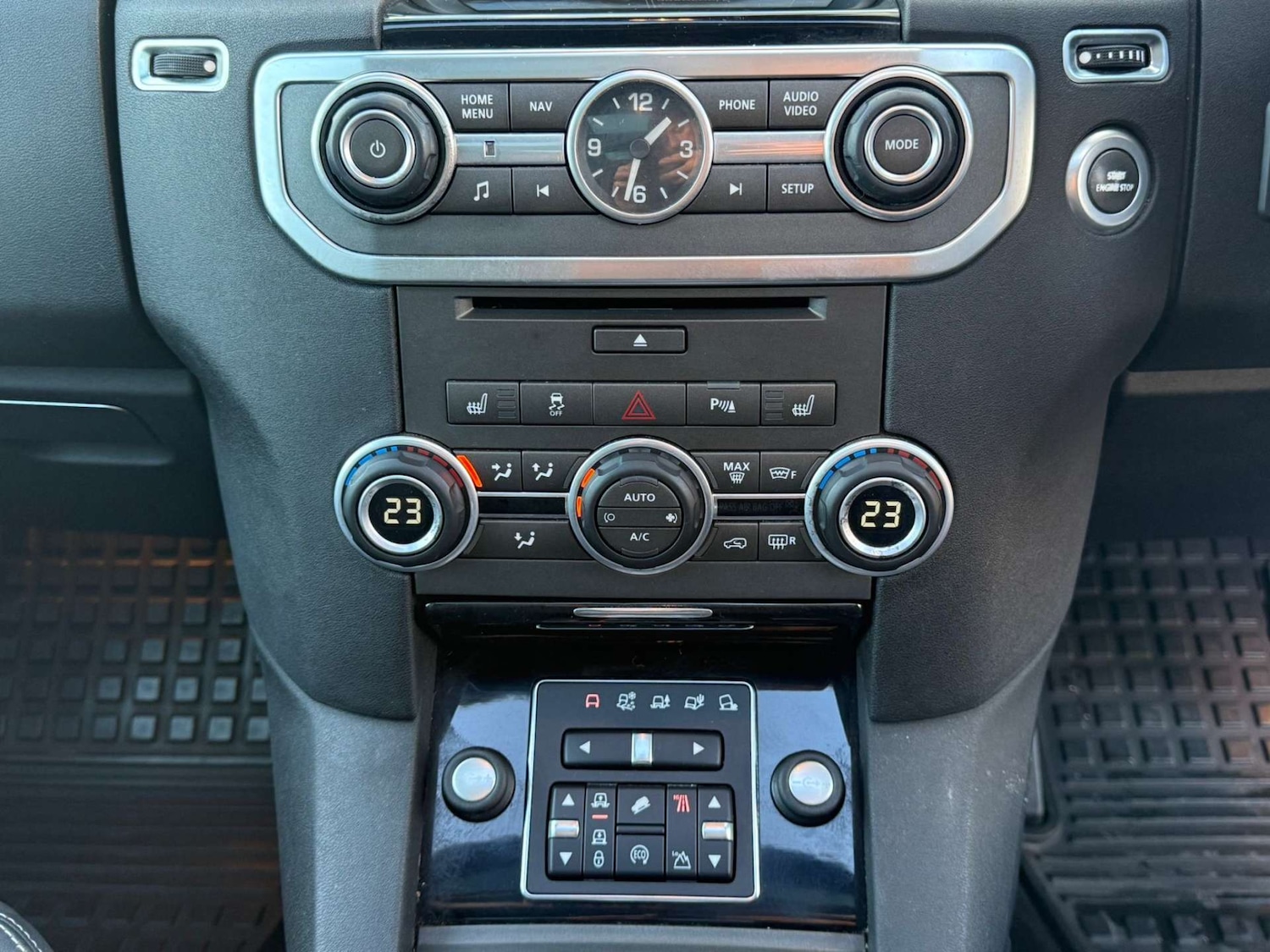 Used Land Rover Discovery 4 2015 for sale - 77001240: Photo 17