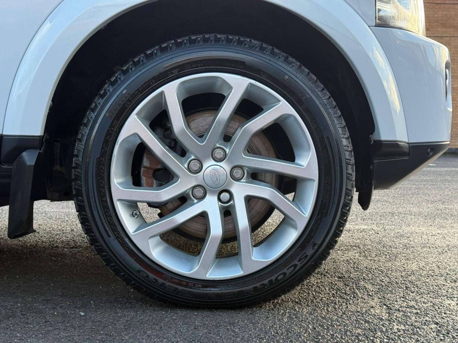 Used Land Rover Discovery 4 2015 for sale - 77001240: Photo 20