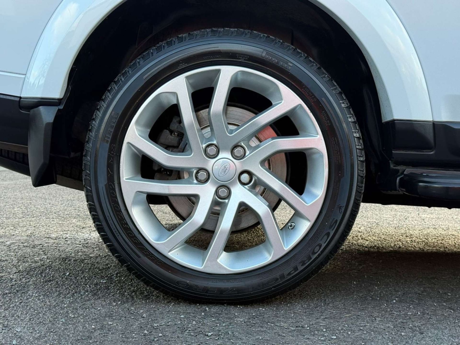 Used Land Rover Discovery 4 2015 for sale - 77001240: Photo 22