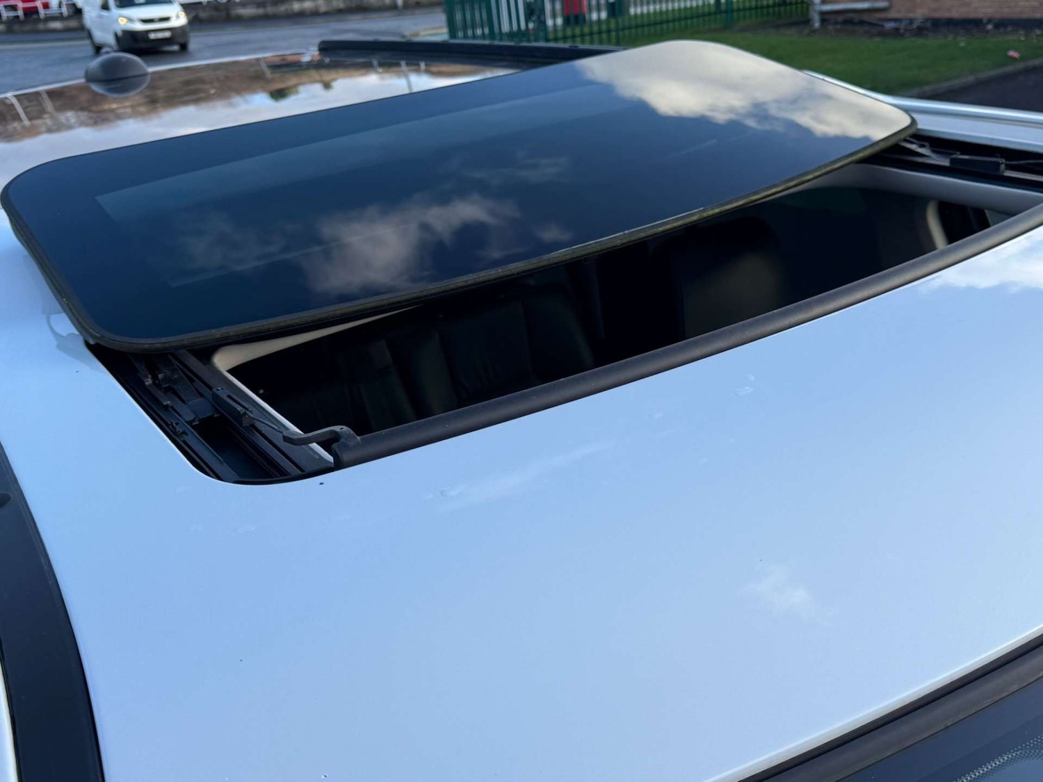 Used Land Rover Discovery 4 2015 for sale - 77001240: Photo 34