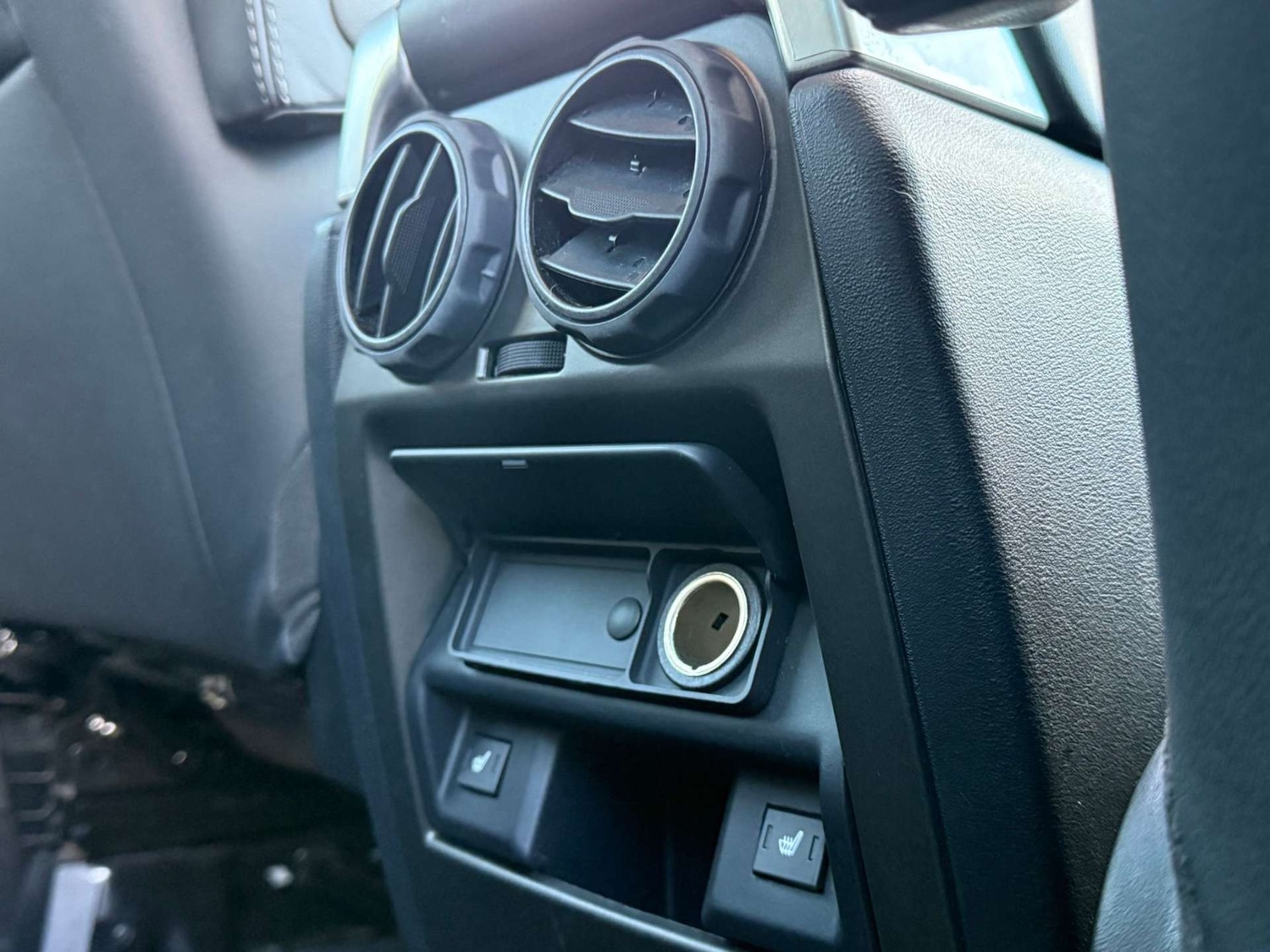 Used Land Rover Discovery 4 2015 for sale - 77001240: Photo 37