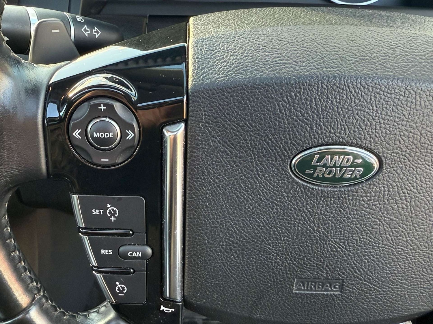 Used Land Rover Discovery 4 2015 for sale - 77001240: Photo 42