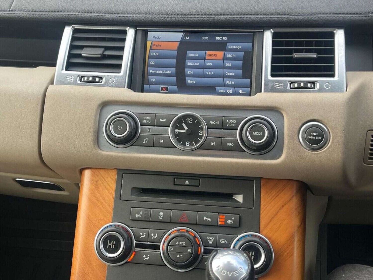 Used Land Rover Range Rover Sport 2010 for sale - 77001232: Photo 26