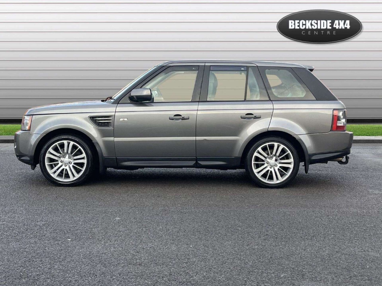 Used Land Rover Range Rover Sport 2010 for sale - 77001232: Photo 6