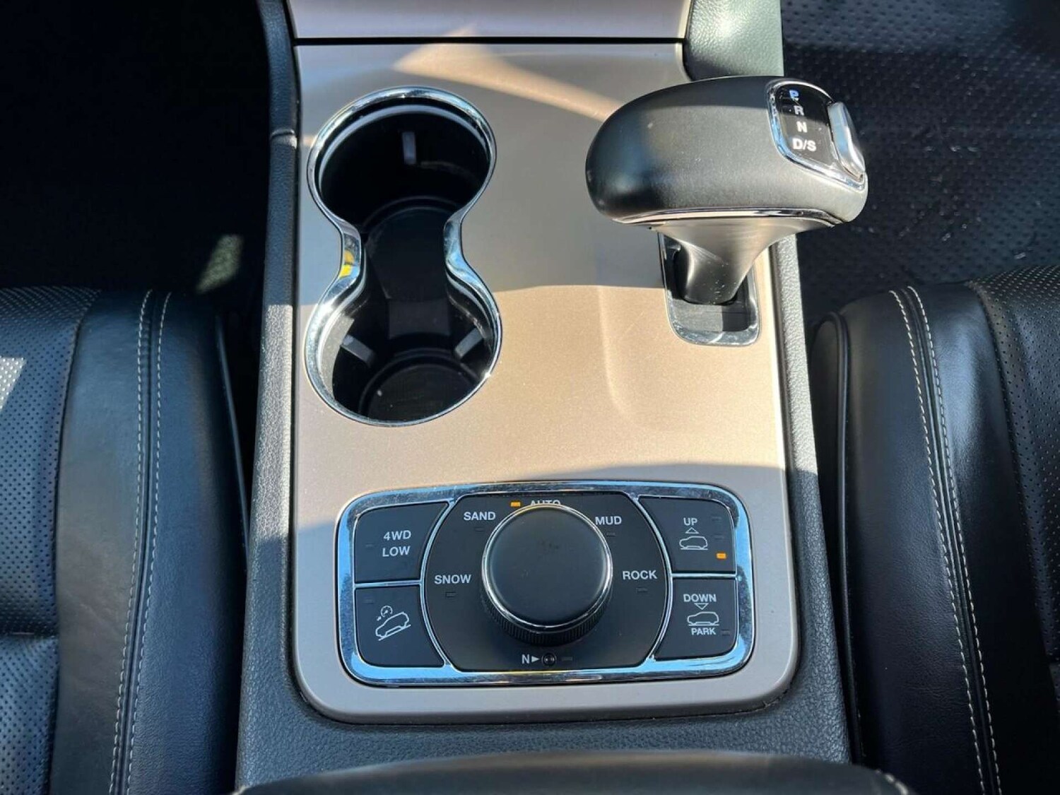 Used Jeep Grand Cherokee 2016 for sale - 77001241: Photo 41