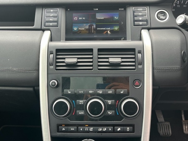 Used Land Rover Discovery Sport 2015 for sale - 75264174: Photo 16