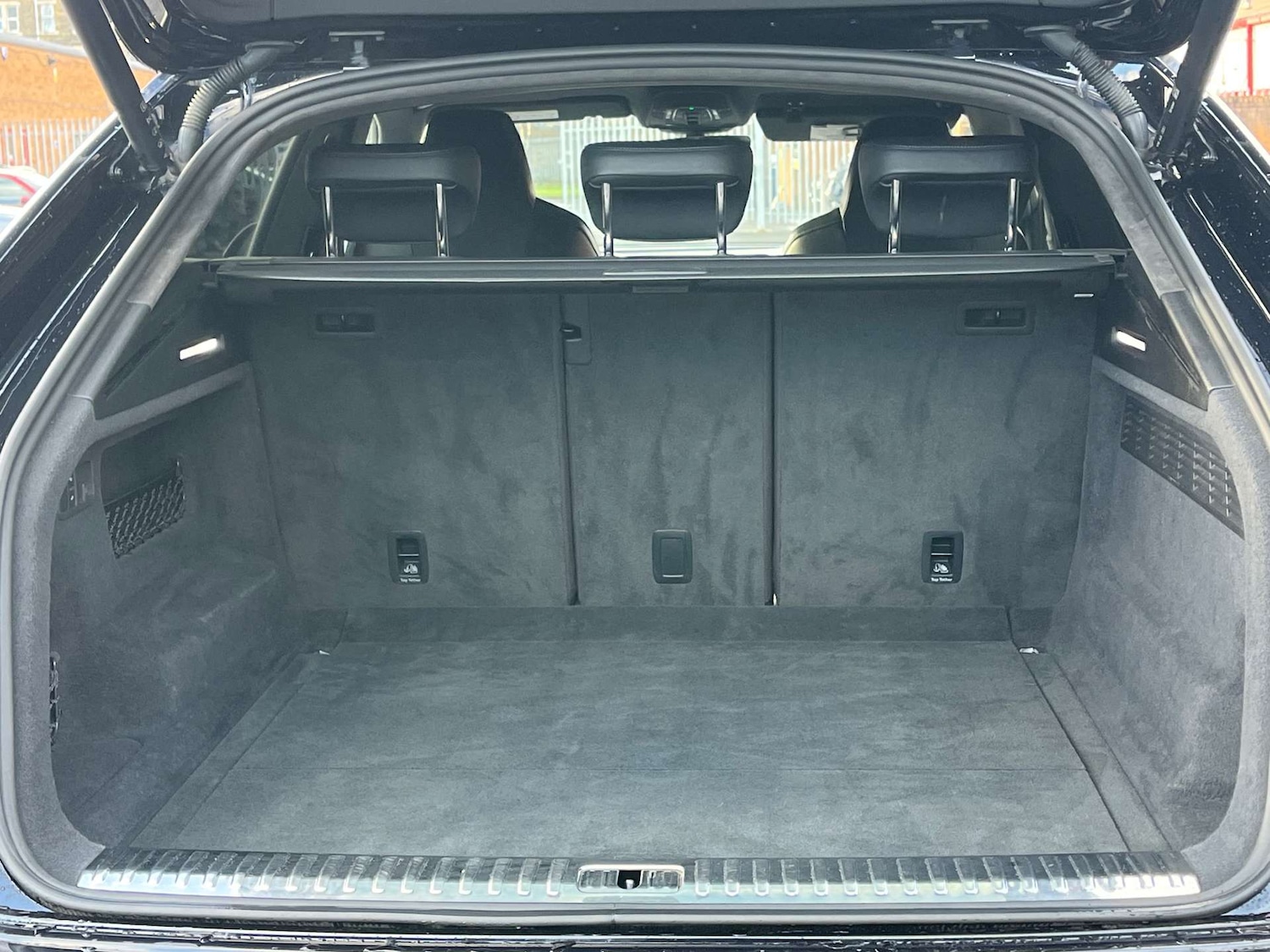 Used Audi Q8 2021 for sale - 77001246: Photo 42