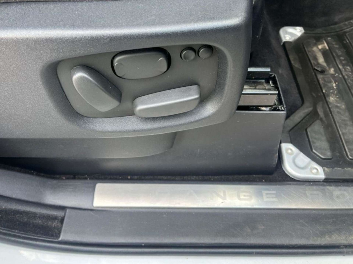 Used Land Rover Range Rover Sport 2011 for sale - 77001224: Photo 24