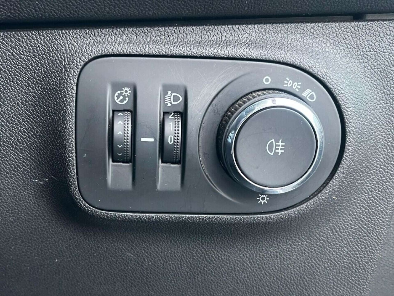 Used Vauxhall Corsa 2016 for sale - 77001226: Photo 25