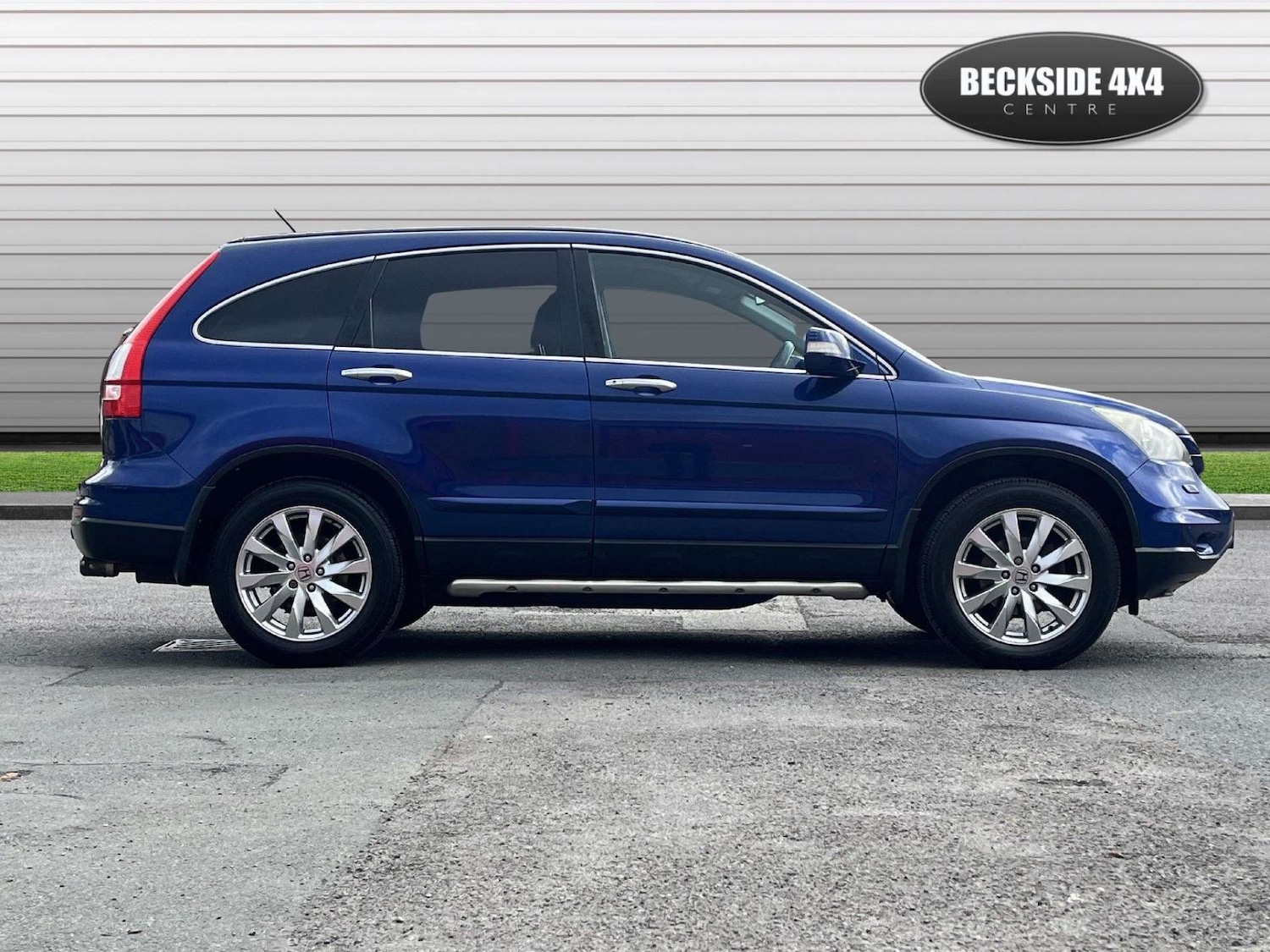 Used Honda CR-V 2010 for sale - 77836353: Photo 2