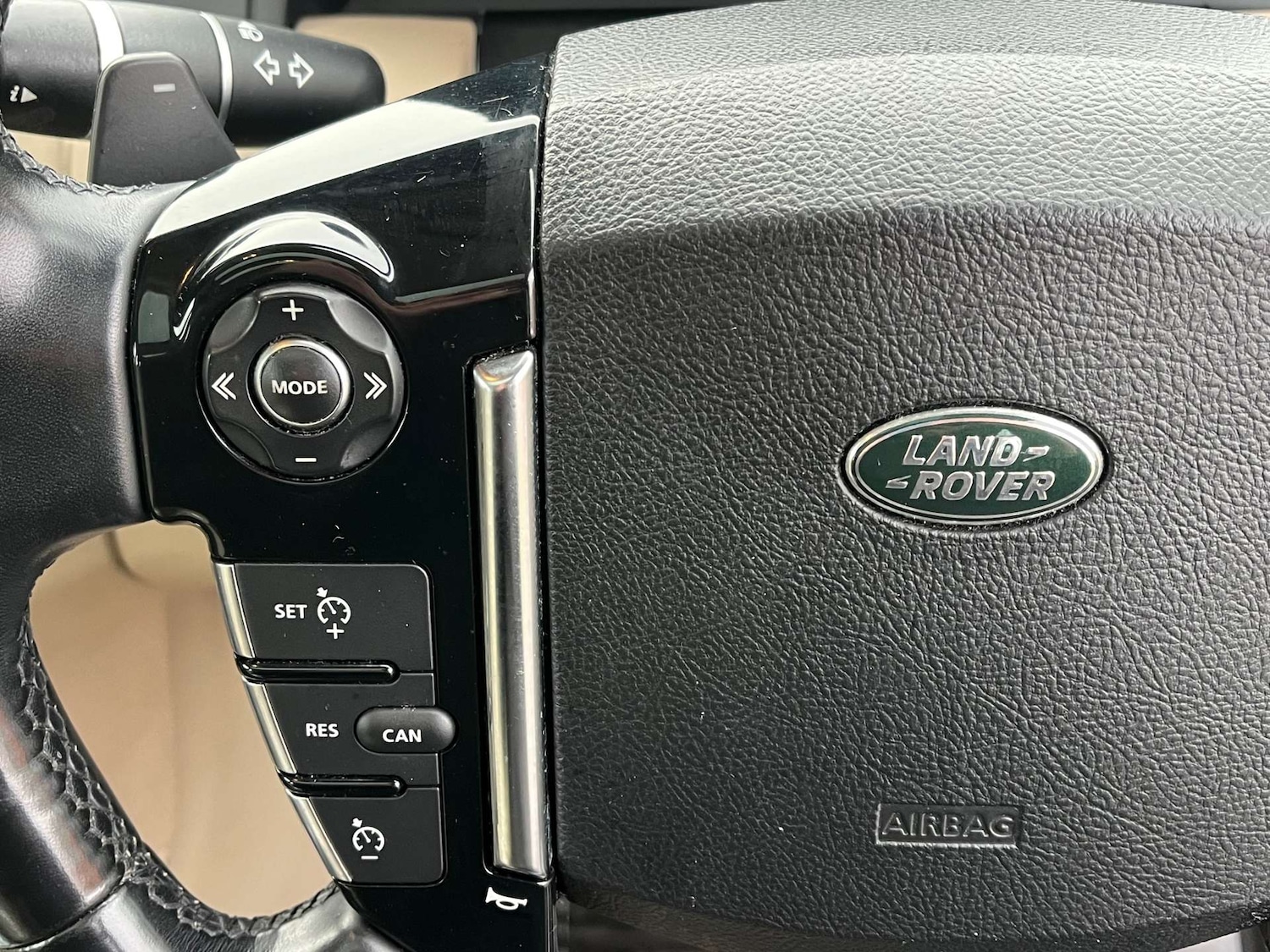 Used Land Rover Discovery 4 2015 for sale - 77001234: Photo 17