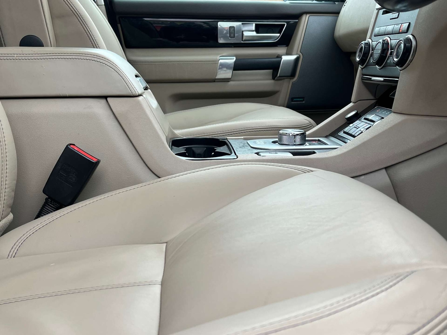 Used Land Rover Discovery 4 2015 for sale - 77001234: Photo 21