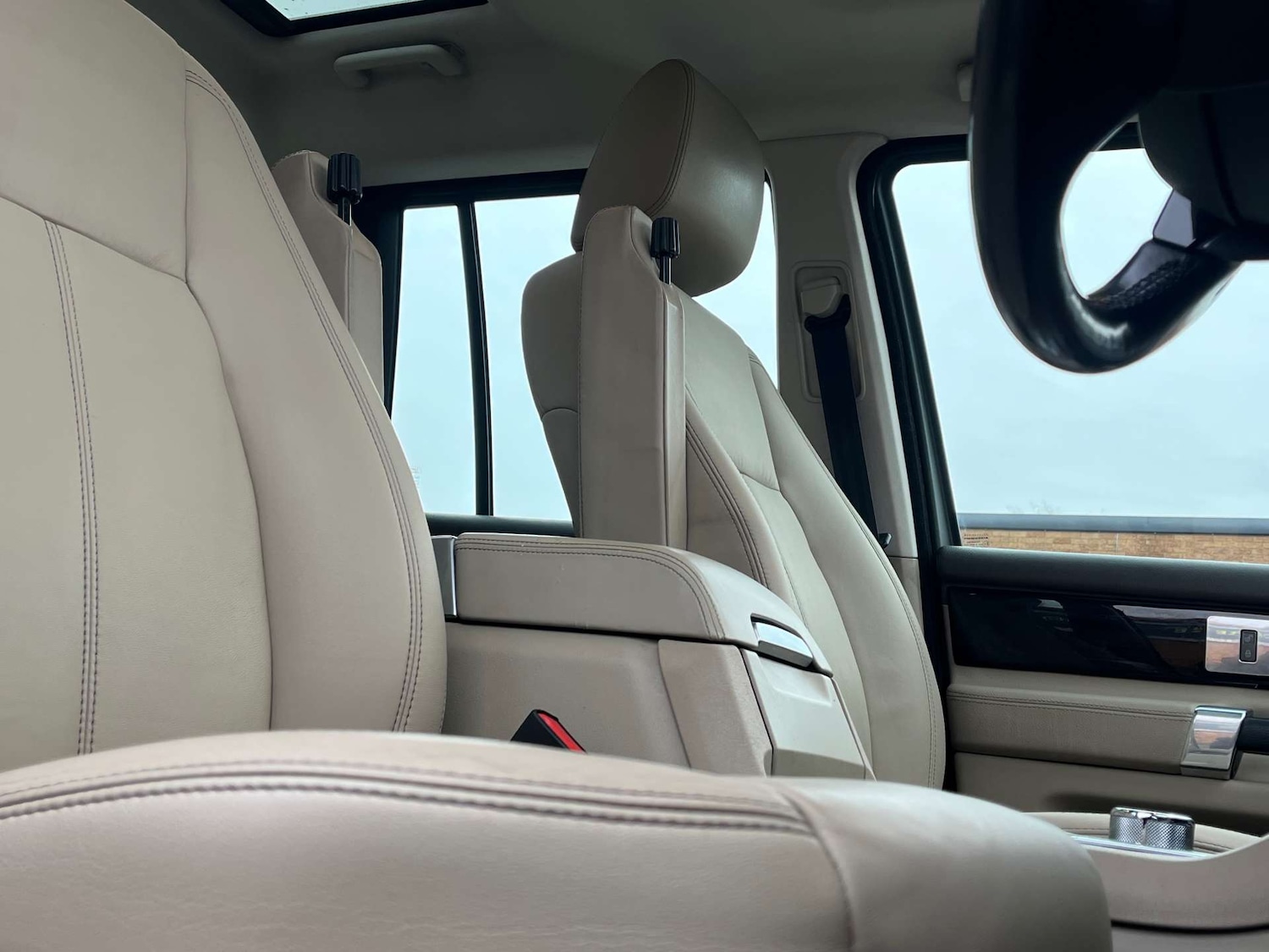 Used Land Rover Discovery 4 2015 for sale - 77001234: Photo 22