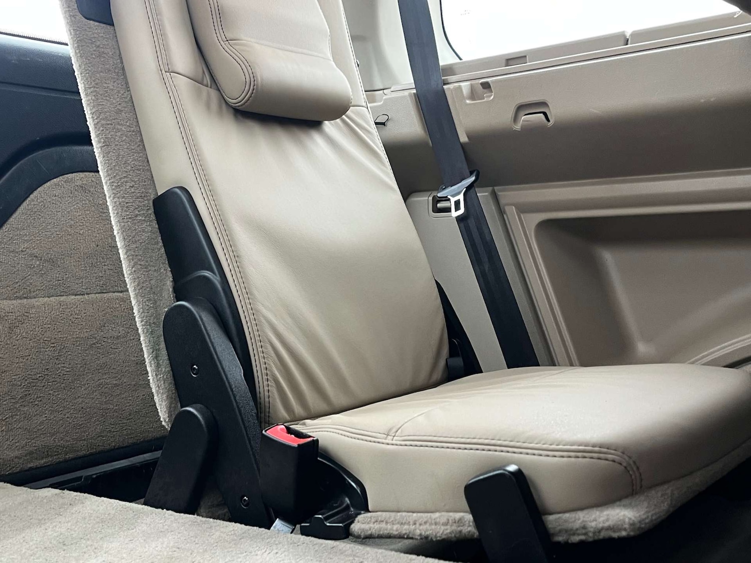 Used Land Rover Discovery 4 2015 for sale - 77001234: Photo 29