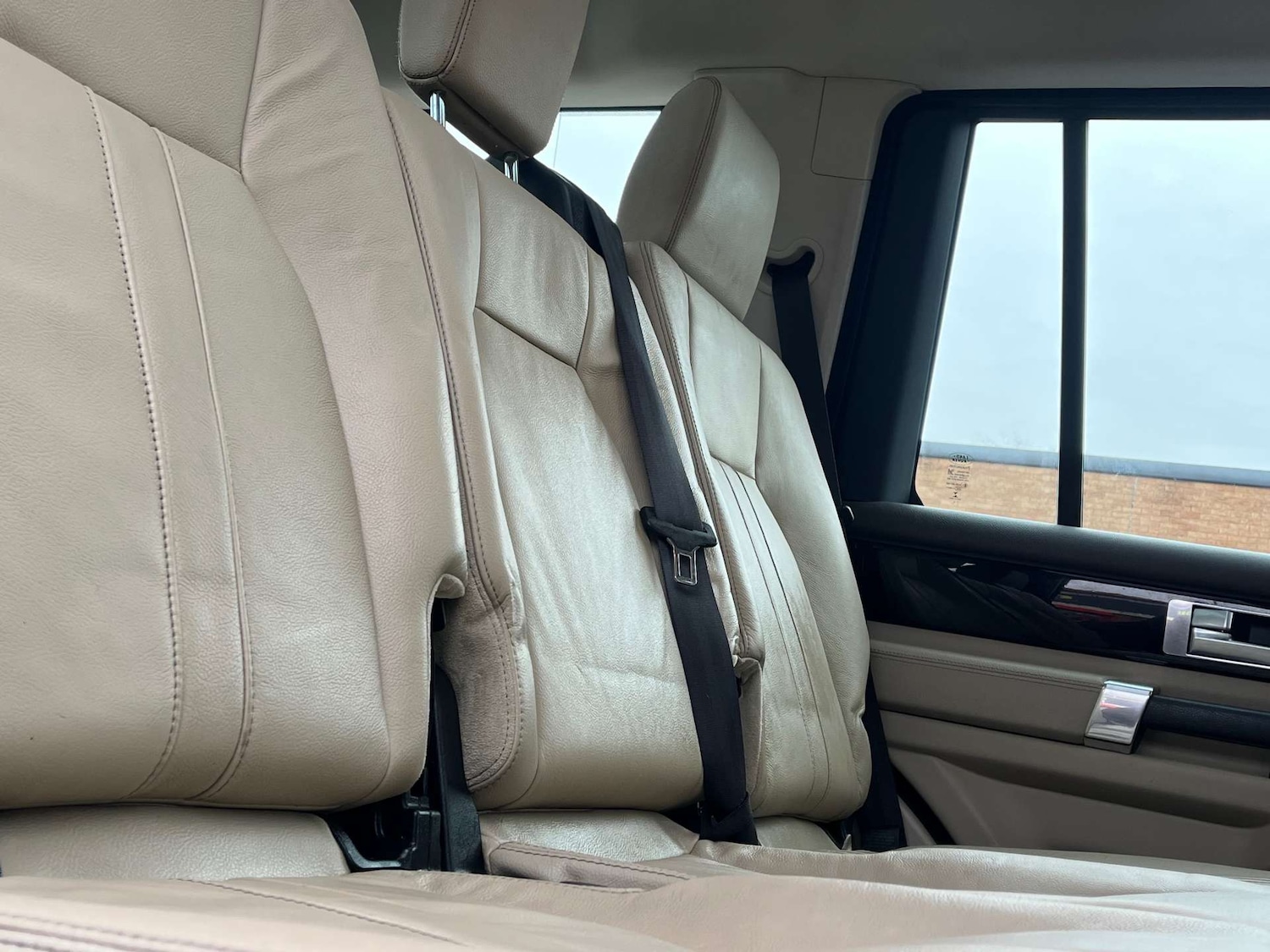 Used Land Rover Discovery 4 2015 for sale - 77001234: Photo 30