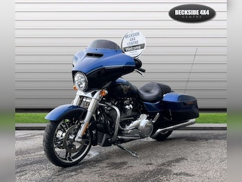 Used Harley-Davidson TOURING STREET GLIDE 2017 for sale - bike-77001200: Photo