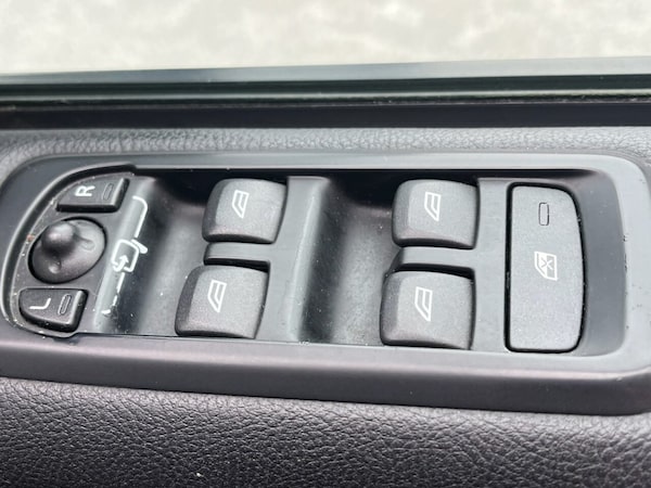 Used Land Rover Discovery 2011 for sale - 76266692: Photo 38